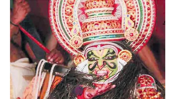 നില്ലെടാ നില്ലെടാ നീയല്ലോ പണ്ടെന്റെ വല്ലഭ തന്നുടെ വസ്ത്രം പറിച്ചതും.... :രൗദ്രഭീമനായി സോണി എസ്.കുമാർ