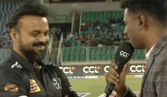 മുംബൈക്ക് ടോസ്, ബാറ്റിംഗ് തിരഞ്ഞെടുത്തു; സമ്മര്‍ദ്ദമില്ലെന്ന് കുഞ്ചാക്കോ ബോബന്‍