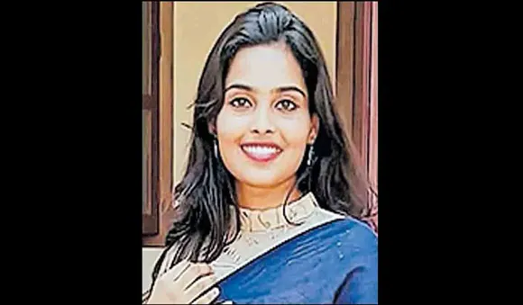 യുവതിയെ റോഡരികിൽ തീകൊളുത്തി മരിച്ചനിലയിൽ കണ്ടെത്തി