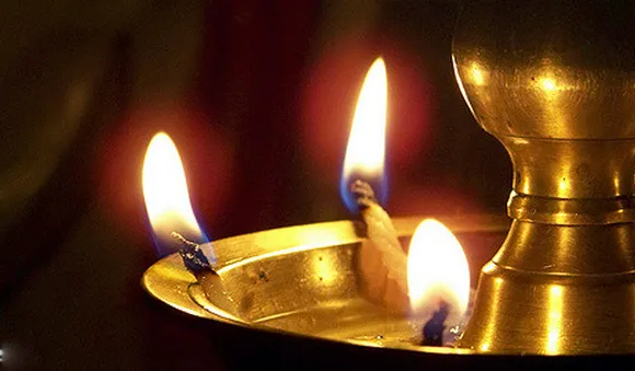 നിലവിളക്കില്‍ കരിന്തിരി എരിഞ്ഞാല്‍........