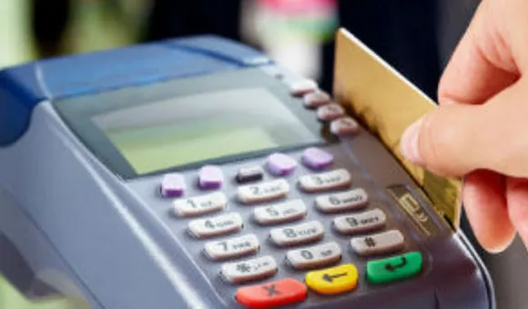 ഇലക്ട്രോണിക് ഇടപാടുകളെ കാത്തിരിക്കുന്നത് വൻ  സർവീസ് ചാർജുകൾ 