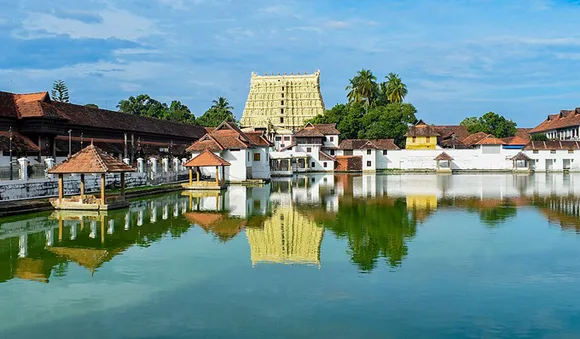 ശ്രീപദ്മനാഭ സ്വാമി ക്ഷേത്രത്തില്‍ തിരുവാഭരണങ്ങള്‍ ചാര്‍ത്തിയ ദേവന്റെ പ്രത്യേക ദര്‍ശനം