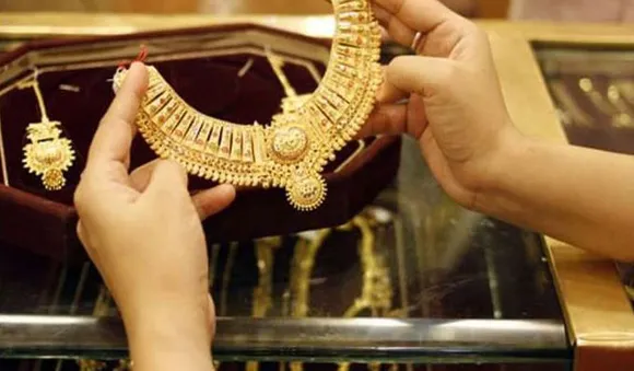 കുത്തനെ ഉയര്‍ന്ന് സ്വര്‍ണവില; മാറ്റമില്ലാതെ വെള്ളിയുടെ വില