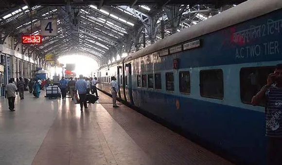 ജിഎസ്ടി : റെയില്‍വേ യാത്രാനിരക്ക് ഉയരും