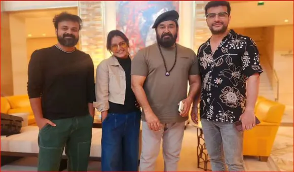 പാരീസില്‍ അപ്രതീക്ഷിത കൂടിക്കാഴ്ച; ചിത്രം പങ്കുവച്ച് താരങ്ങള്‍