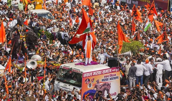 മറാഠാ സംവരണം; പ്രക്ഷോഭകരുടെ ആവശ്യം അം​ഗീകരിച്ച് മഹാരാഷ്ട്ര സർക്കാർ, സമരം അവസാനിപ്പിച്ചു