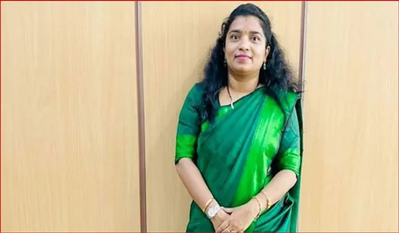കര്‍ണാടകയില്‍ മുതിര്‍ന്ന സര്‍ക്കാര്‍ ഉദ്യോഗസ്ഥ കുത്തേറ്റ് മരിച്ച നിലയില്‍
