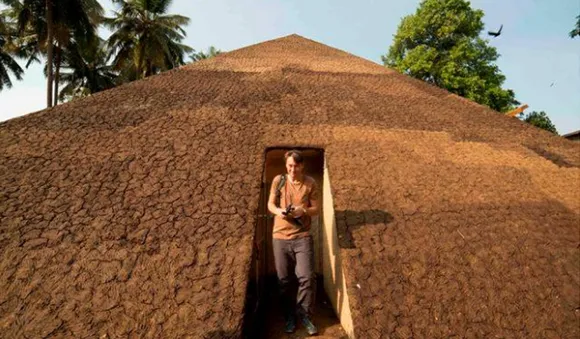 നാടുകടത്തപ്പെട്ട കവികളുടെ പിരമിഡ്....