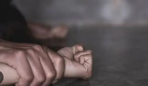 കൊച്ചിയില്‍ 62കാരിയെ അതിക്രൂരമായി പീഡിപ്പിച്ച് റെയില്‍വെ ട്രാക്കില്‍ ഉപേക്ഷിച്ചു; ഒരാള്‍ പിടിയില്‍