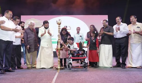 വിസ്മയിപ്പിച്ച് ഡിഫറന്റ് ആര്‍ട് സെന്ററിലെ ഭിന്നശേഷി കുട്ടികള്‍