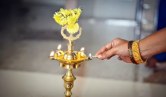 ഗൃഹപ്രവേശത്തിന് എന്തൊക്കെ കൊണ്ടുകയറണം 