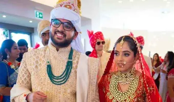 വിവാഹത്തിന് വേദിയായി വിമാനവും