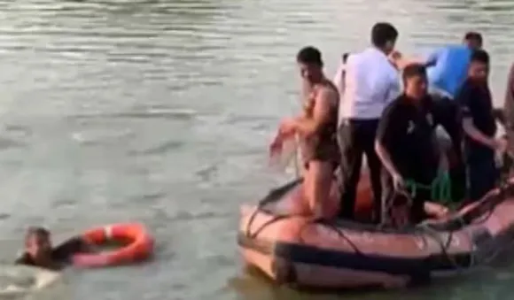 ഗുജറാത്തില്‍ ബോട്ടപകടം; 12 വിദ്യാര്‍ത്ഥികള്‍ക്കും 3 അധ്യാപകര്‍ക്കും ദാരുണാന്ത്യം