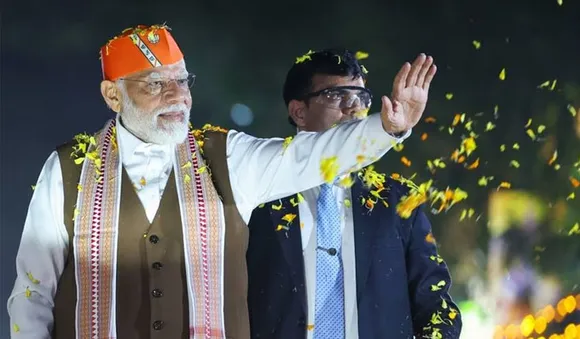 പ്രധാനമന്ത്രി  ഗുരുവായൂരിലേക്ക് പുറപ്പെട്ടു, കനത്ത സുരക്ഷയില്‍ ക്ഷേത്രനഗരി