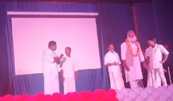 ഹൈക്കോടതിയിലെ ഹ്രസ്വനാടകം; പ്രധാനമന്ത്രിയെയും രാജ്യത്തെയും അപമാനിച്ചുവെന്ന് പരാതി