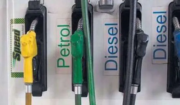 ഇന്ധന  വിലയില്‍ കുറവ് രേഖപ്പെടുത്തി