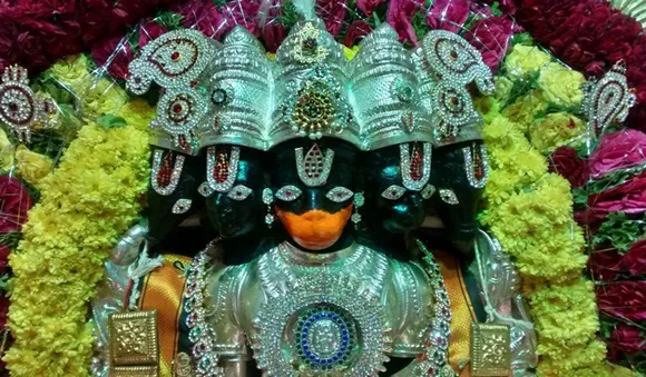 പഞ്ചമുഖ ഹനുമത് സ്‌തോത്രവും പുഷ്പാഞ്ജലിയും; തടസ്സങ്ങള്‍ നീങ്ങും, ആഗ്രഹസാഫല്യം ഉണ്ടാകും