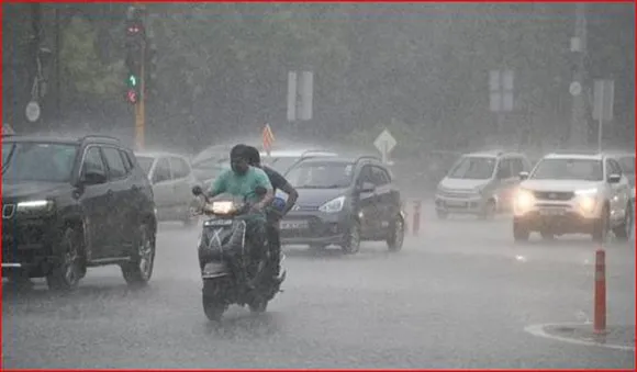 സംസ്ഥാനത്ത് ഇടിമിന്നലോടു കൂടിയ മഴ; കടലാക്രമണത്തിന് സാധ്യത, ജാഗ്രത