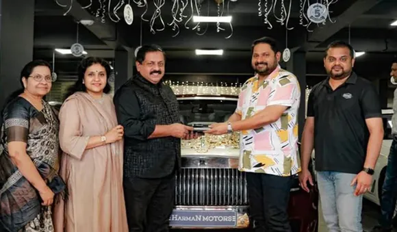 'ഗോസ്റ്റി'നെ സ്വന്തമാക്കി സോഹന്‍ റോയി; കരുത്തനാണ് ഈ പ്രേതം!