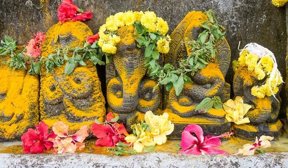 മാസന്തോറും ആയില്യപൂജ; ഈ പ്രശ്‌നങ്ങള്‍ക്കെല്ലാം പരിഹാരം