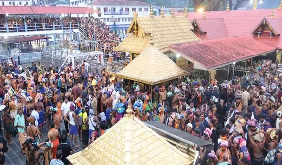 ശബരിമലയില്‍ വന്‍ ഭക്തജനതിരക്ക്; സത്രീകളടക്കം 24 മണിക്കൂറിലേറെയായി ദര്‍ശനത്തിന് കാത്തുനില്‍ക്കുന്നു