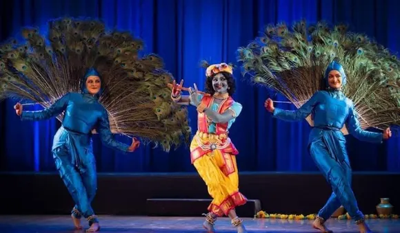 സൂര്യ ഫെസ്റ്റിവലിന് തുടക്കം; യേശുദാസിന്റെ സംഗീതക്കച്ചേരി; ശോഭനയുടെ ഭരതനാട്യം