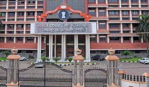 സ്‌കൂള്‍ അസംബ്ലിയില്‍ അഞ്ചാം ക്ലാസുകാരന്റെ മുടിമുറിച്ച കേസ്; പ്രധാനാധ്യാപികയ്ക്ക് മുന്‍കൂര്‍ ജാമ്യം