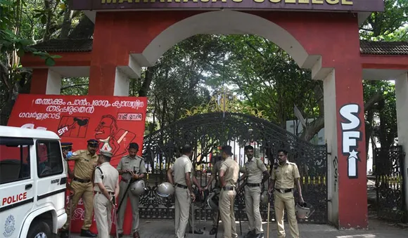  എറണാകുളം മഹാരാജാസ് കോളേജ് സംഘര്‍ഷം;  21 വിദ്യാര്‍ഥികള്‍ക്ക് സസ്പെന്‍ഷന്‍