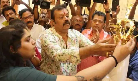 തൃശ്ശൂര്‍ ലൂര്‍ദ് പള്ളിയിലെ മാതാവിന് സ്വര്‍ണ്ണക്കിരീടം സമര്‍പ്പിച്ച് സുരേഷ് ഗോപി
