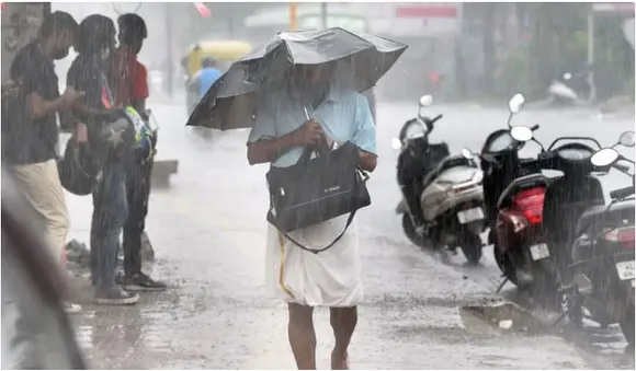 സംസ്ഥാനത്തെ മഴ മുന്നറിയിപ്പിൽ മാറ്റം; മൂന്ന് ജില്ലകളിൽ യെല്ലോ അലർട്ട്