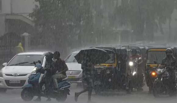 സംസ്ഥാനത്ത് വ്യാപകമഴക്ക് സാധ്യത; 12 ജില്ലകളിൽ യെല്ലോ അലർട്ട് , ജാഗ്രത നിർദേശവുമായി കേന്ദ്ര കാലാവസ്ഥാ വകുപ്പ്