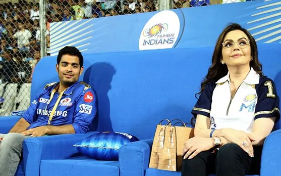 Aakash Ambani and Neeta Ambani (Source - Twitter)