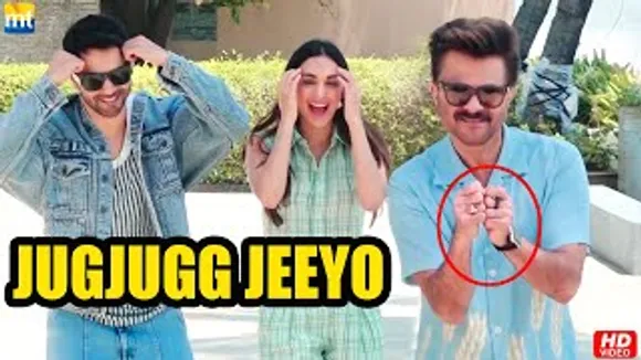 What is Anil Kapoor trying to do here?? 😂😂 Along With Varun Dhawan, Kiara Advani During 'Jugjugg Jeeyo' Promotions