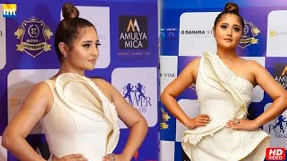 Rashami Desai Looks Like A Vision In White At Bollywood Film Journalist Awards 😍❤️