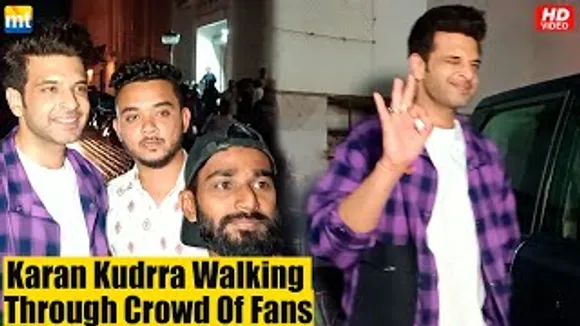 Karan Kundrra Had A Tough Time Walking Through A Crowd Of Fans In Rain At Night