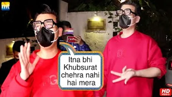 Karan Johar REFUSES To Remove Mask 😷 After So Many Requests From Paps