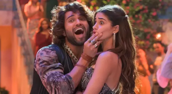 Liger Fever : Vijay Deverakonda & Ananya Panday Fans Trend #LigerSaalaCrossbreed 7 Days After Trailer Release