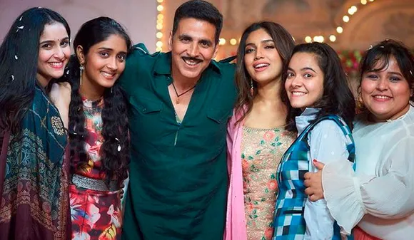 1 Month To Raksha Bandhan : Akshay Kumar Shares Unseen BTS Pictures With The Entire Female Cast