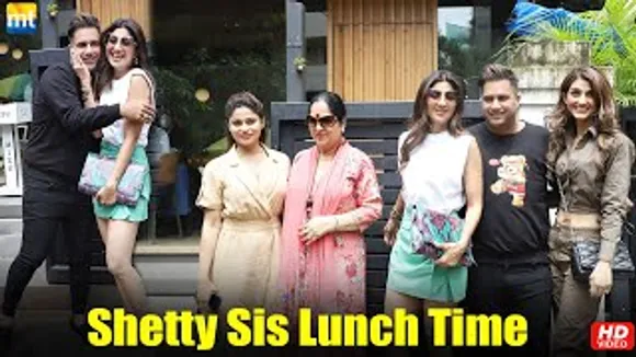 Shetty Sisters Shilpa & Shamita steps out for Lunch with Rajiv Adatia & Akanksha Malhotra