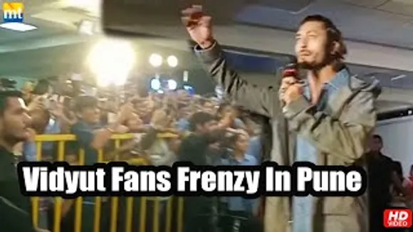 Vidyut Jammwal Interacts With Crowd Of Fans in Pune Theatre To Promote 'Khuda Haafiz Chapter 2'