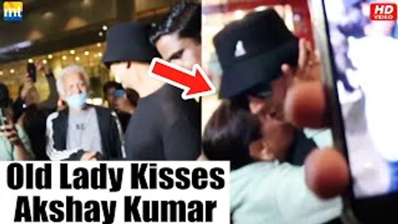 An old lady Gives A Kiss to Akshay Kumar on Cheek, Old Man Shakes Hand