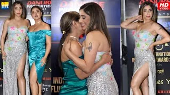 Gorgeous Rashami Desai hugs BFF Neha Bhasin at Midday 'IIIA Awards 2022'