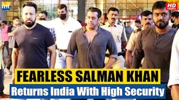 Salman Khan walks fearlessly at the Airport with his High Security post life threats
