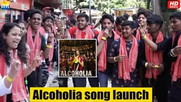 CRAZY Fans wait in Gamcha for Hrithik Roshan at GAIETY for Alcoholia song launch From 'Vikram Vedha'