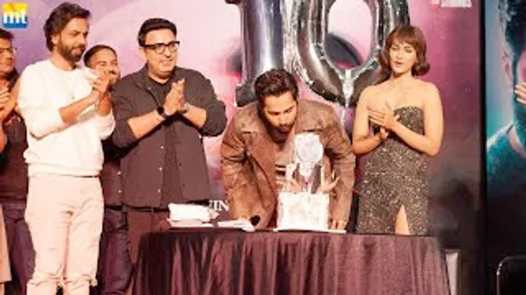 Varun Dhawan cuts BHEDIYA CAKE with Kriti Sanon to celebrate 10 years in Bollywood