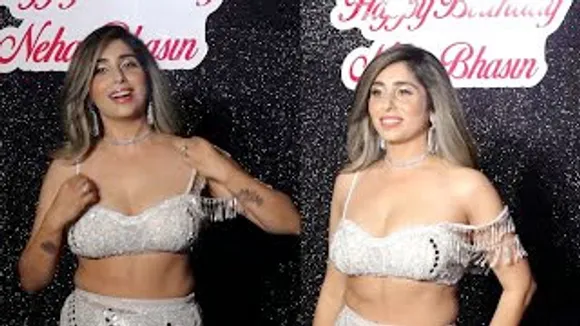 Neha Bhasin LIVE Singing on her Birthday, looks Gorgeous in white Thigh Slit dress