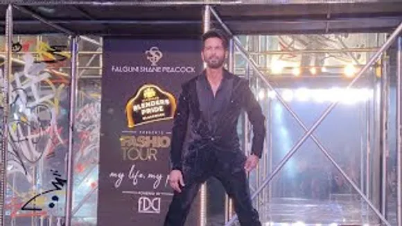 Dashing Shahid Kapoor walks at Blenders Pride Glassware Fashion Tour 2022 for Falguni & Shane Peacock