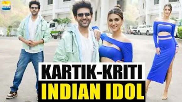 Kartik Aaryan with Grogeous Blue Kriti Sanon in High Slit give Shehzada Poses at Indian Idol Sets