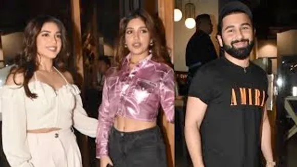 Bhumi Pednekar With her HOT Sister Samiksha, Janhvi, Ananya & Nysa's BFF Orry At Mizu Restaurant