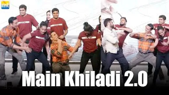 Akshay Kumar & Emraan Hashmi Dance with College Students on Main Khiladi 2.0 Song From Selfiee